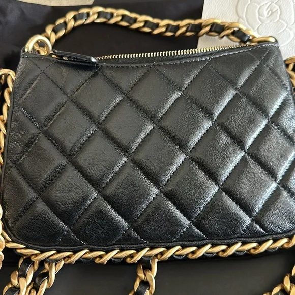 Chanel handbag - Picture 14 of 17